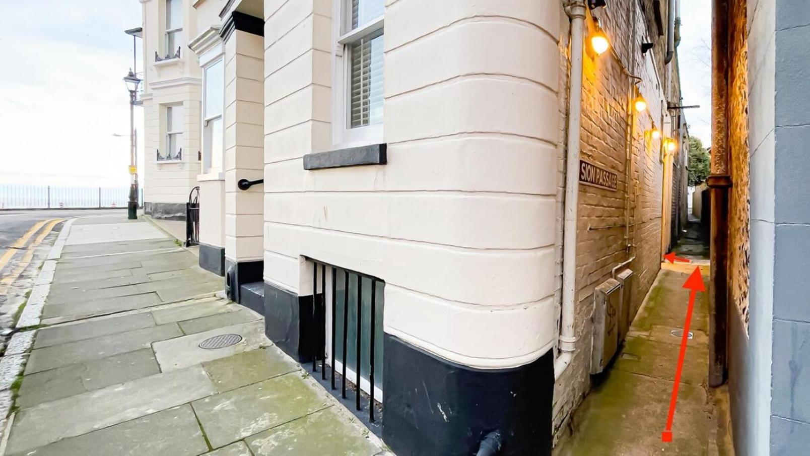 Luxury Ramsgate Harbour View By Adliv Apartment Exterior photo